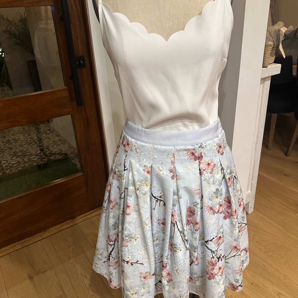 Ted Baker London new with tags Floral full Circle Skirt and White Top Set - Picture 9 of 16